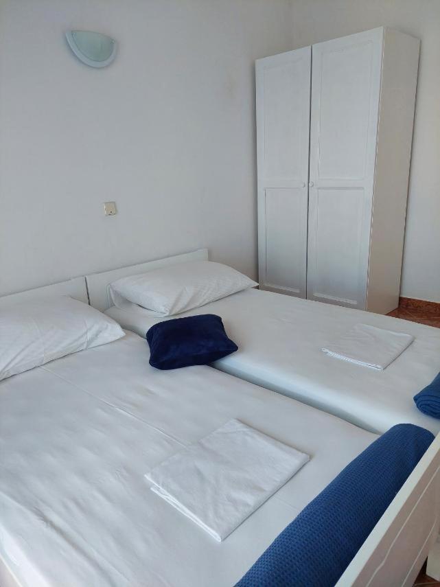 Apartmani Vesna باغ المظهر الخارجي الصورة
